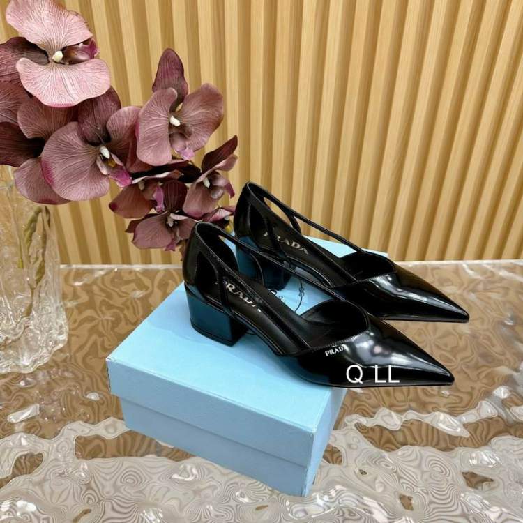Picture of Prada Shoes _SKUPradasz35-406CMLL080419141